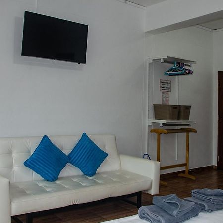 Allstar Guesthouse Карон Экстерьер фото