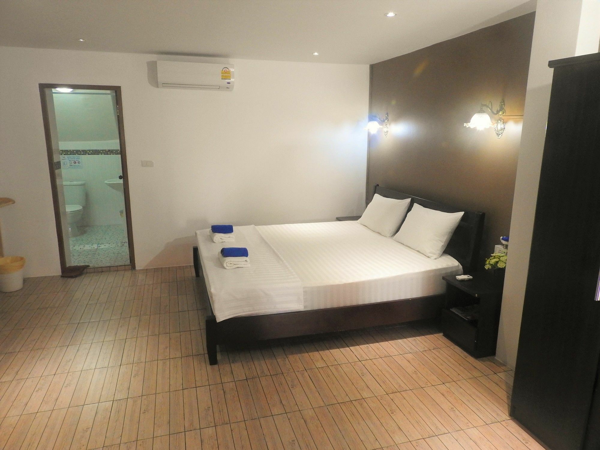Allstar Guesthouse Карон Экстерьер фото