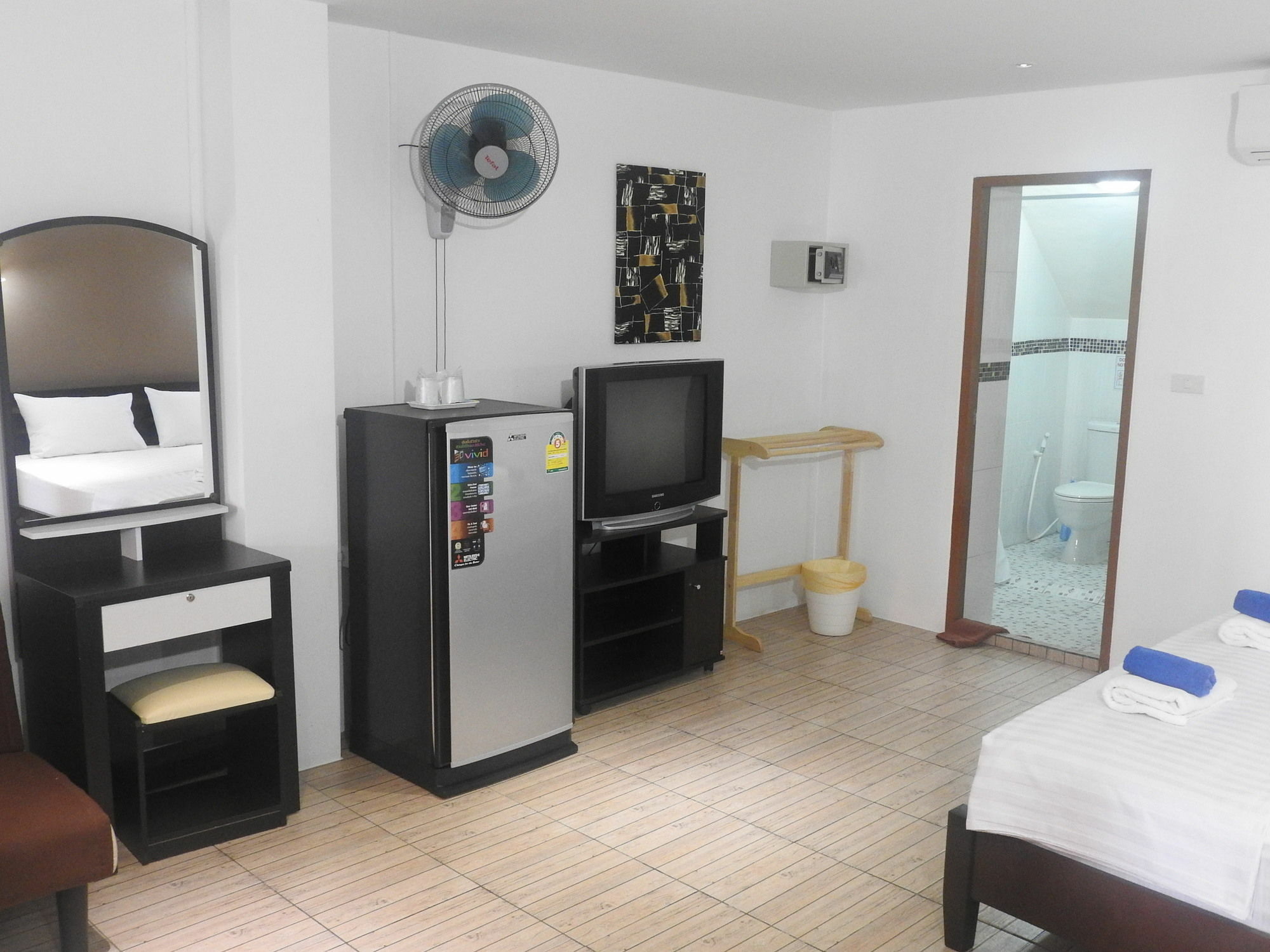 Allstar Guesthouse Карон Экстерьер фото