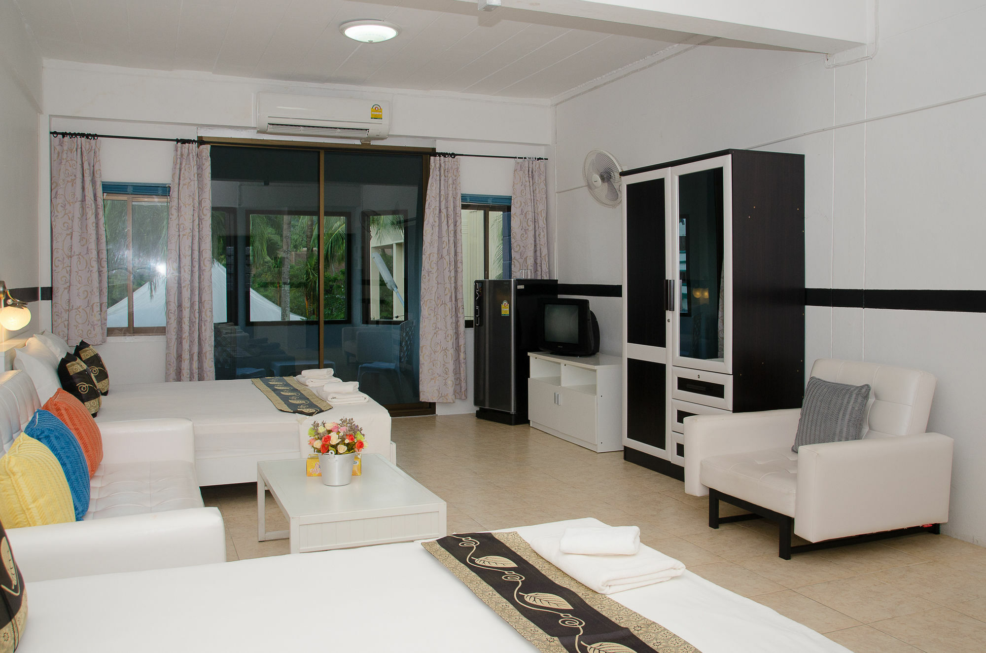 Allstar Guesthouse Карон Экстерьер фото